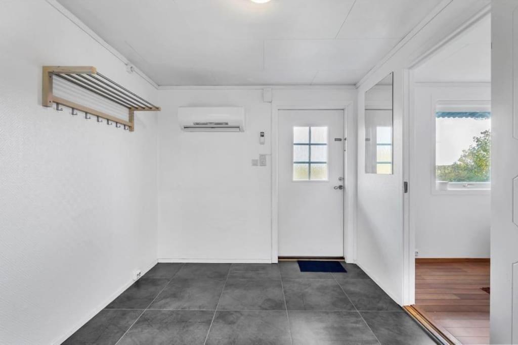 Romslig Og Fin Leilighet 17 Min Til Kristiansand Centrum Nodeland Luaran gambar