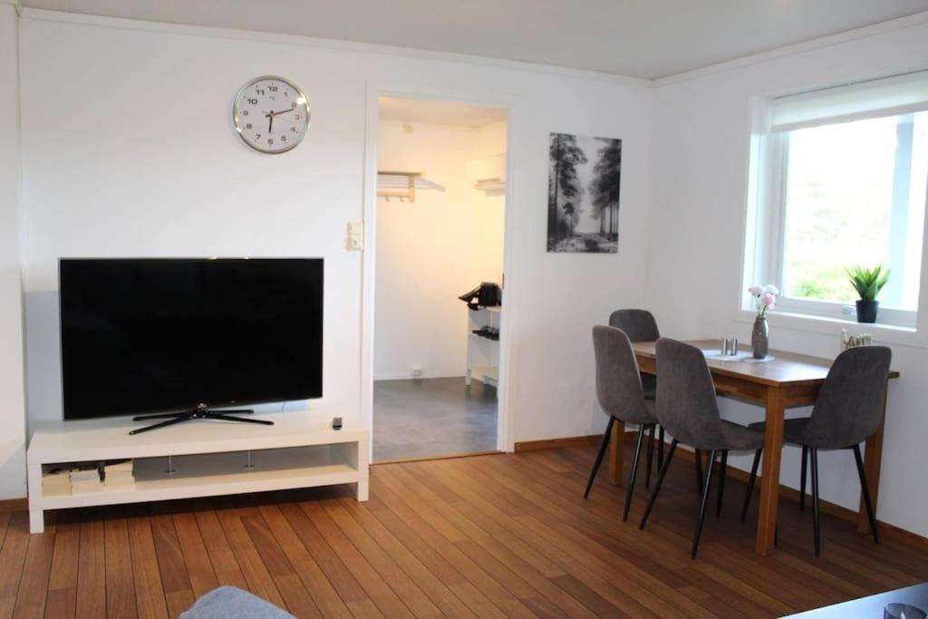 Romslig Og Fin Leilighet 17 Min Til Kristiansand Centrum Nodeland Luaran gambar